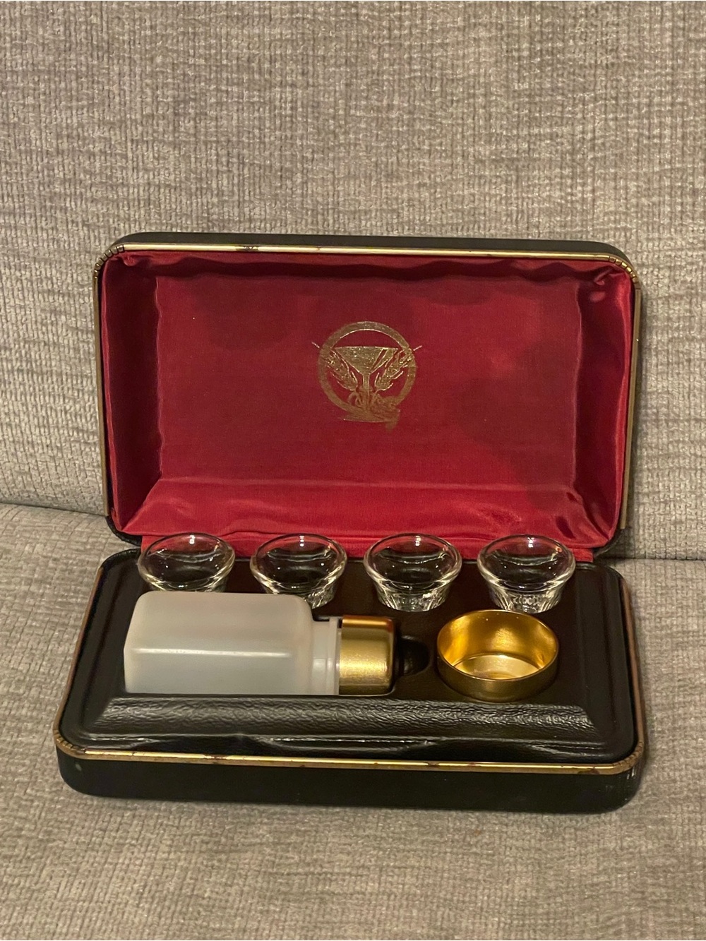 Vintage Churchware 4 Cup Travel Communion Kit Case